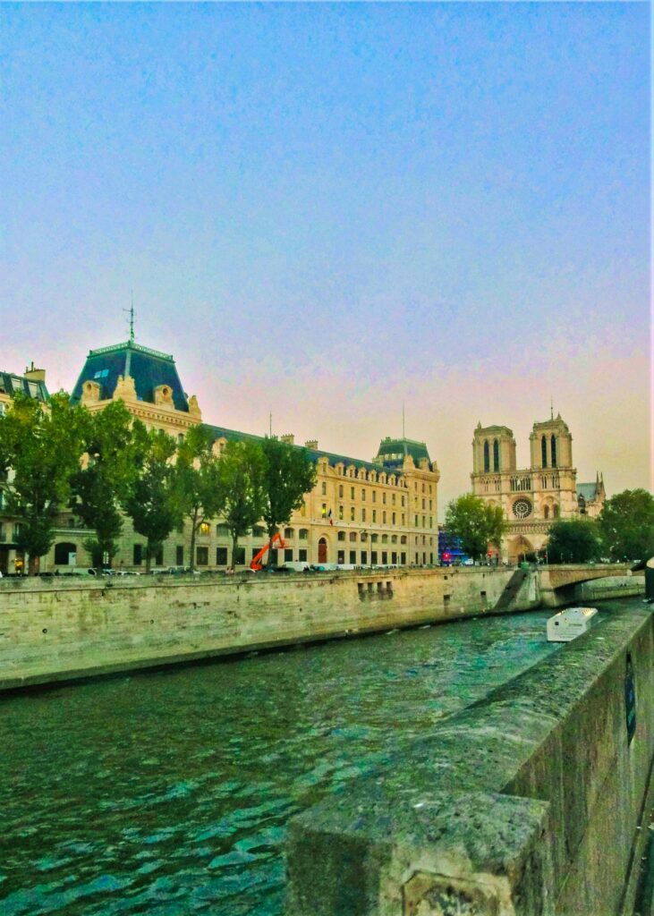 how to spent 24 hours in Paris