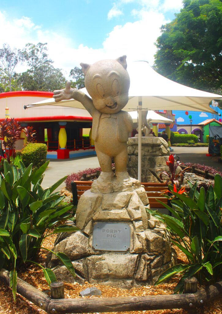 WARNER BRO'S. MOVIE WORLD ON AUSTRALIA'S GOLD COAST