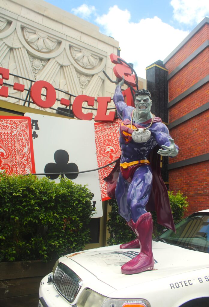 WARNER BRO'S. MOVIE WORLD ON AUSTRALIA'S GOLD COAST