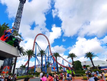 WARNER BRO'S. MOVIE WORLD ON AUSTRALIA'S GOLD COAST