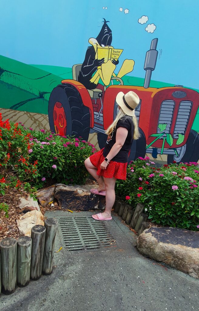 WARNER BRO'S. MOVIE WORLD ON AUSTRALIA'S GOLD COAST